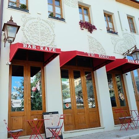 Tebeu Coffe And Bar Bed & Breakfast Vlorë Exterior foto