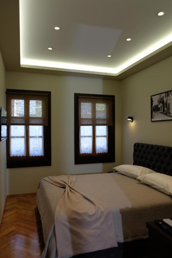 Tebeu Coffe And Bar Bed & Breakfast Vlorë Exterior foto