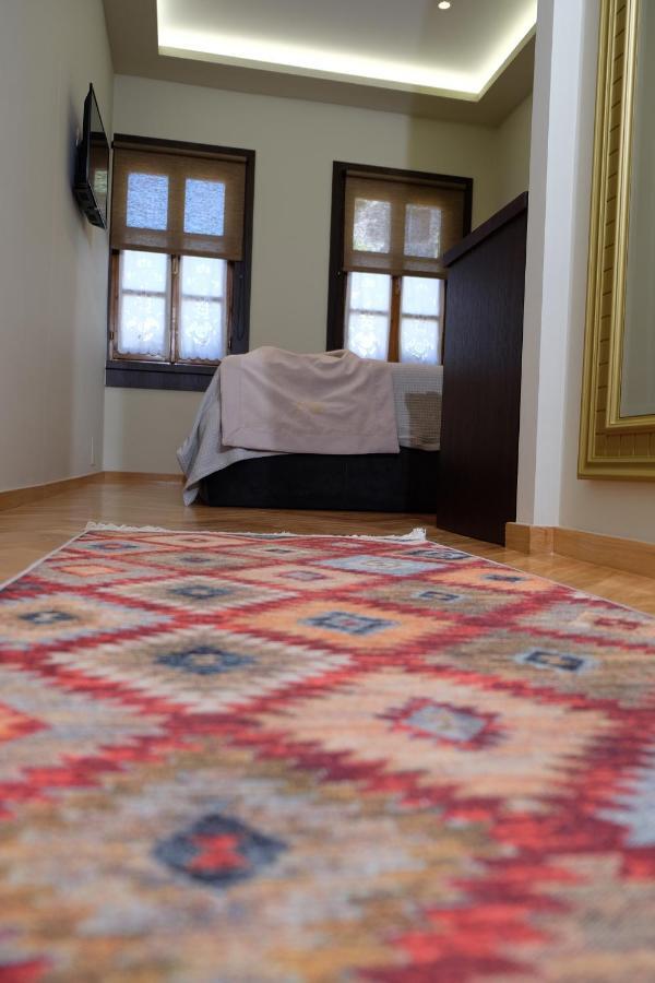 Tebeu Coffe And Bar Bed & Breakfast Vlorë Exterior foto